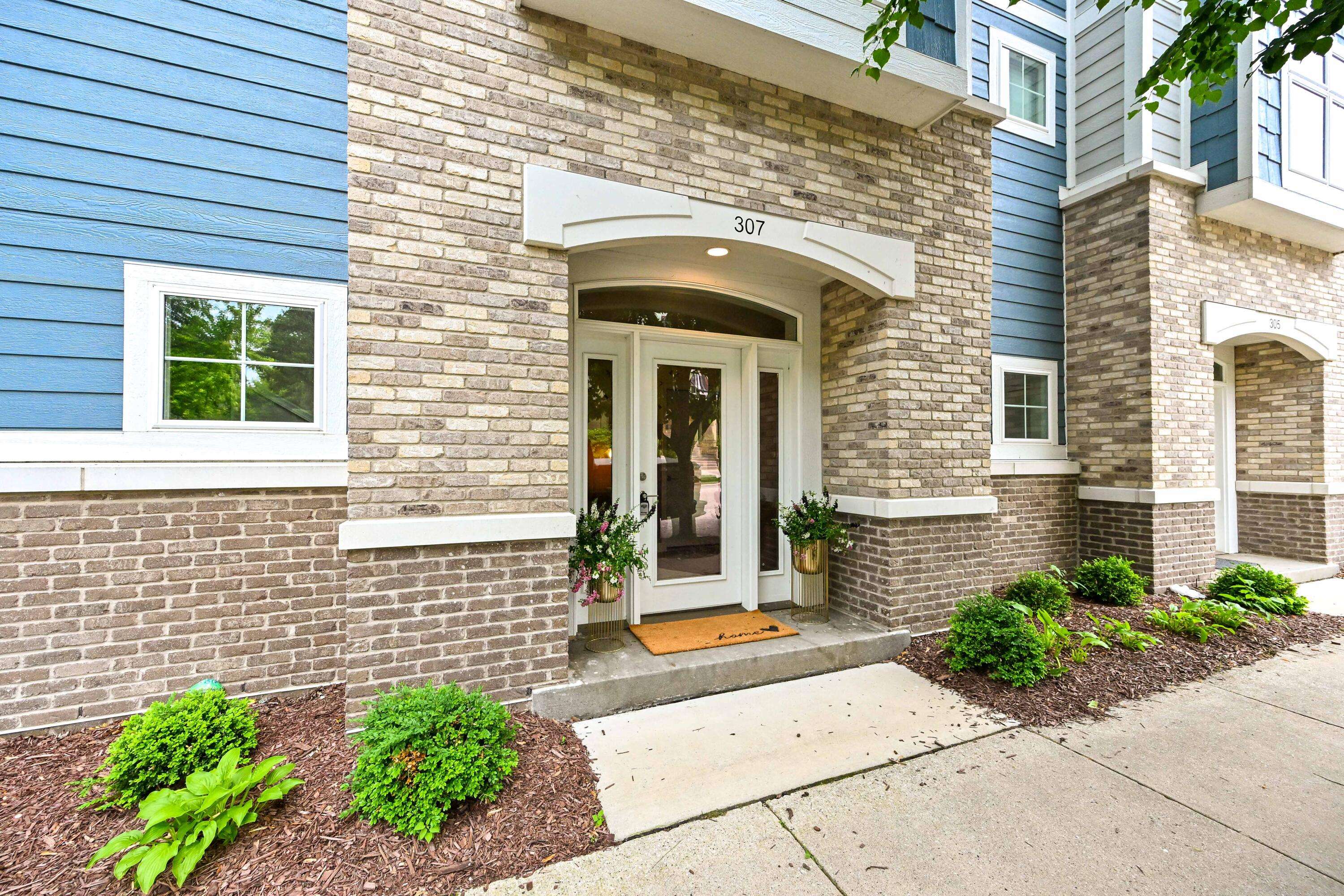 307 E Pier St, Port Washington, WI 53074