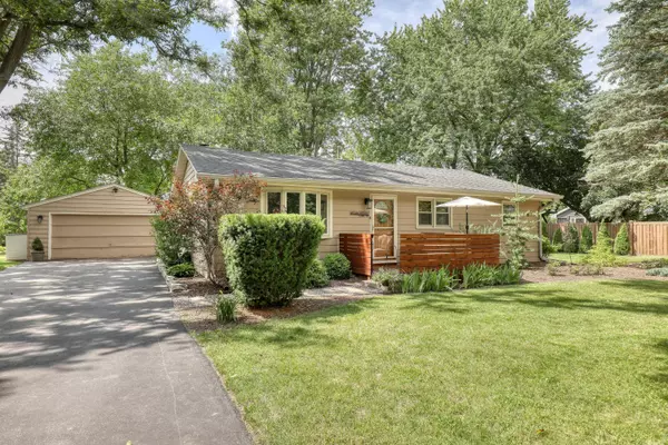 W346N5769 Lake Dr, Oconomowoc, WI 53066