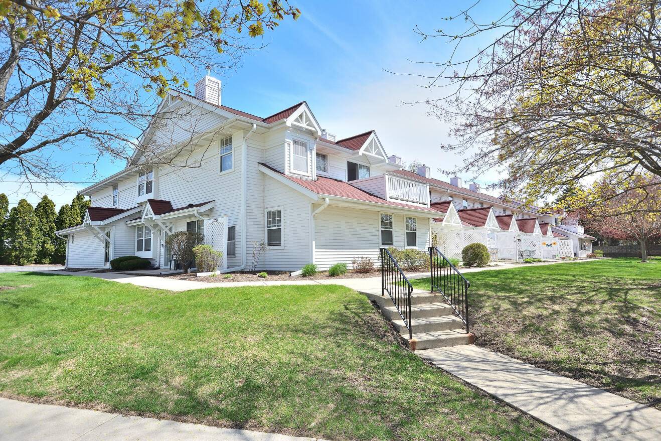 5970 S Crosswinds Dr Unit 3, Cudahy, WI 53110