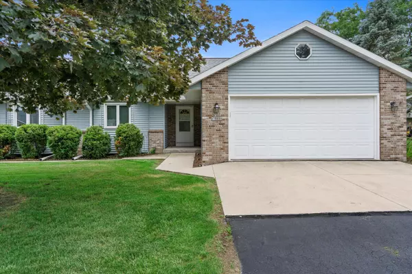 N166W19555 Ravens Way, Jackson, WI 53037