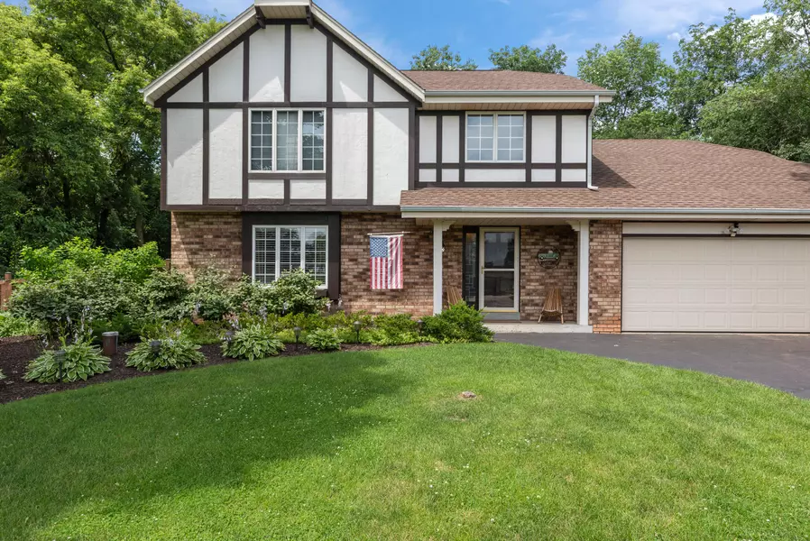 W275S4437 Green Country Rd, Waukesha, WI 53189