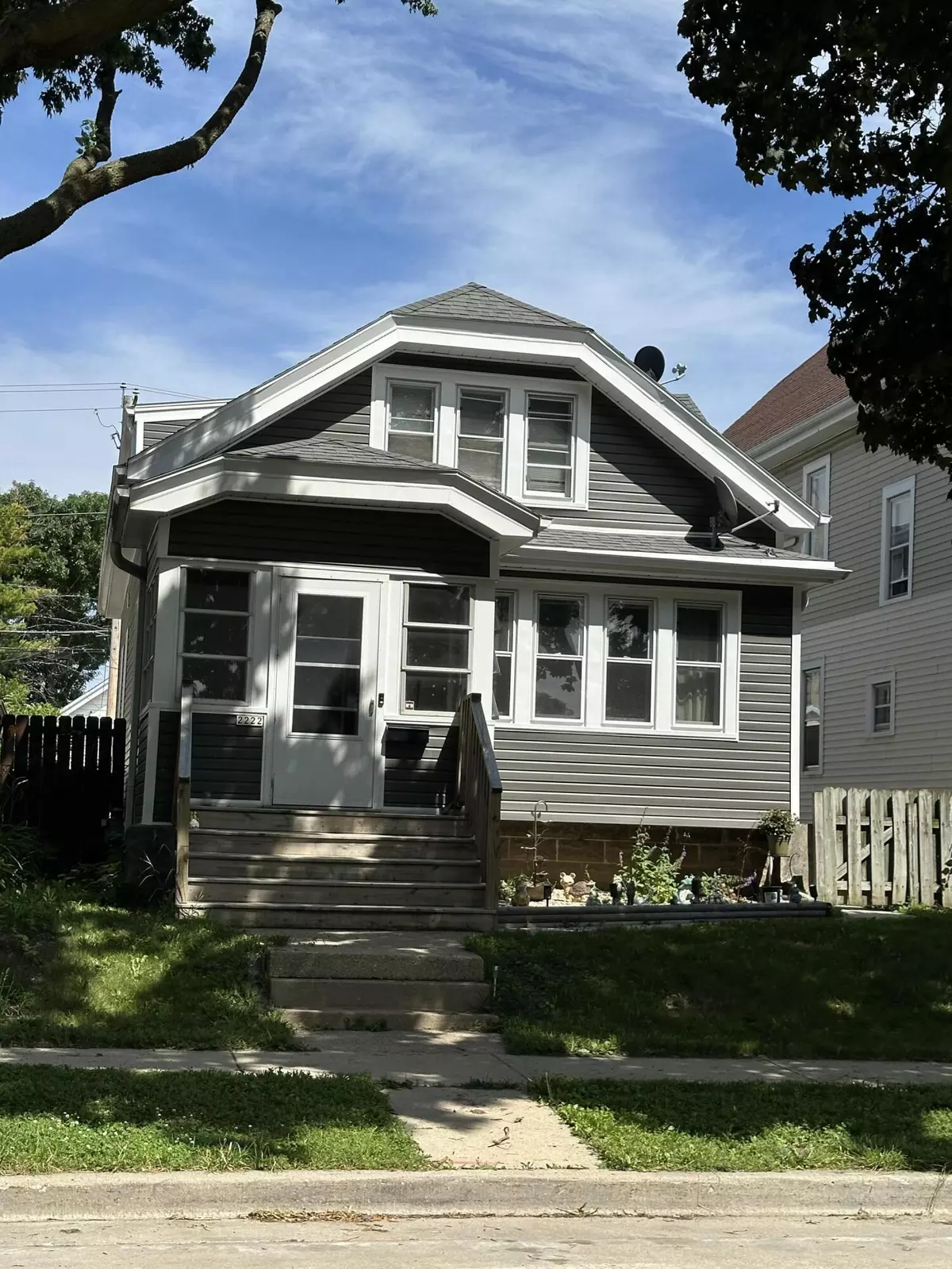 West Allis, WI 53219,2222 S 68th St
