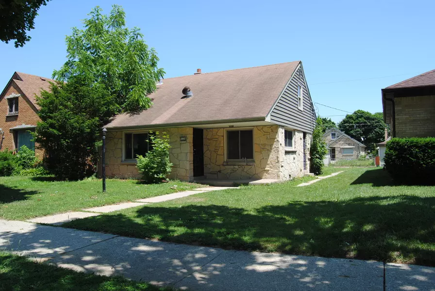 5126 N 67th St, Milwaukee, WI 53218