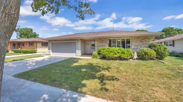 1923 N 28th St, Sheboygan, WI 53081