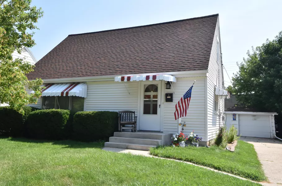 1012 S 109th St, West Allis, WI 53214