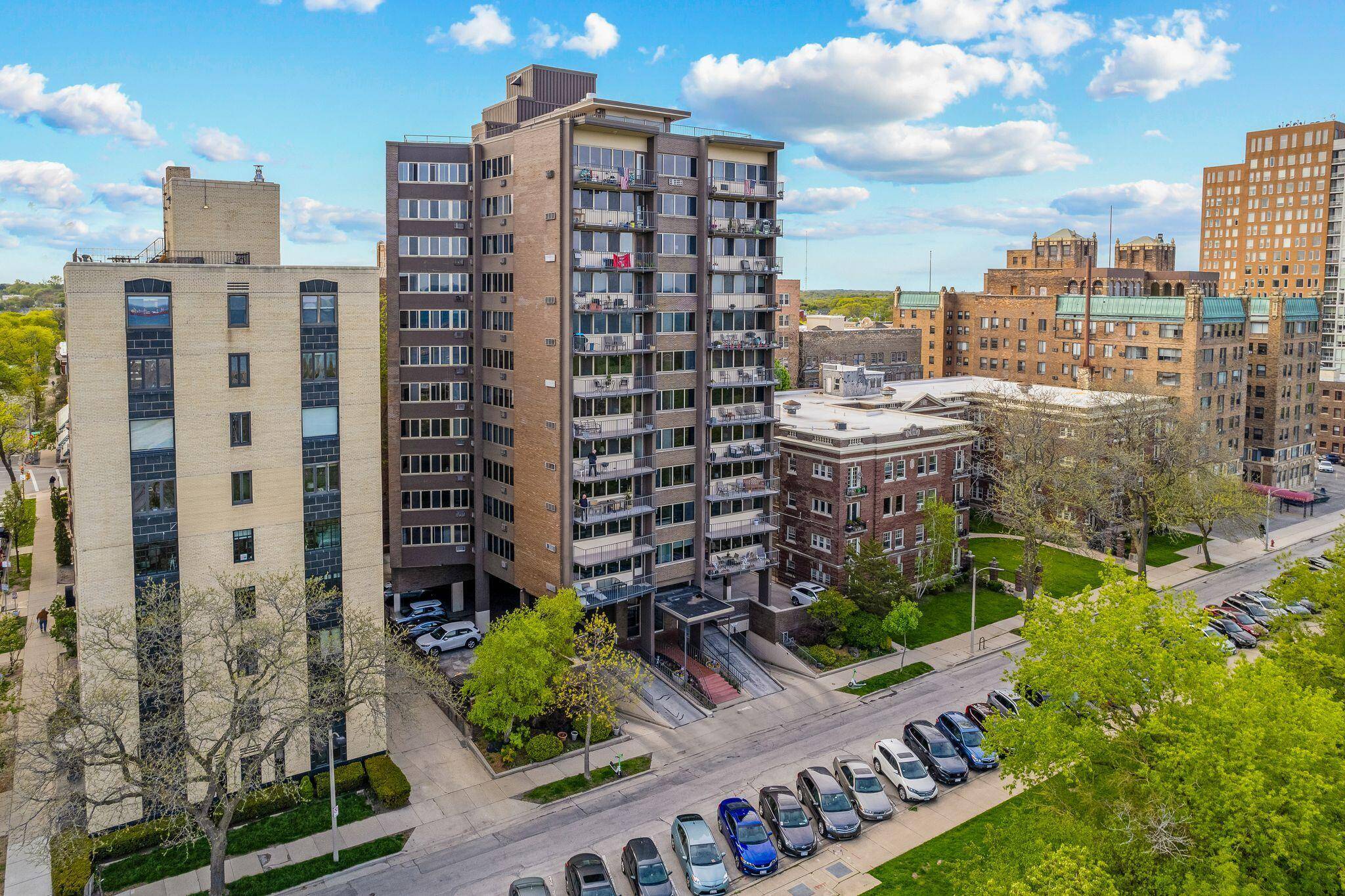 1919 N Summit Ave Unit 6D, Milwaukee, WI 53202