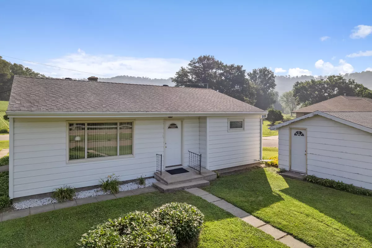 Alma, WI 54610,S1578 Lake St