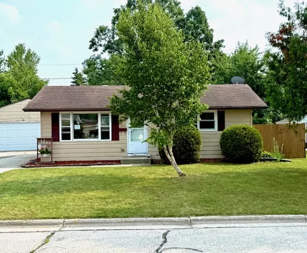 229 Shelly Dr, Sheboygan Falls, WI 53085