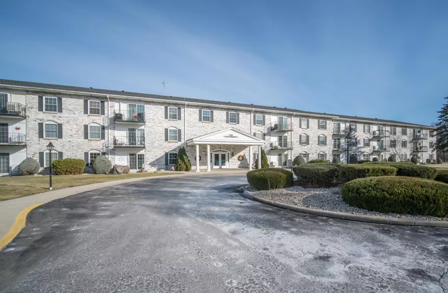 125 N University Dr Unit 217, West Bend, WI 53095