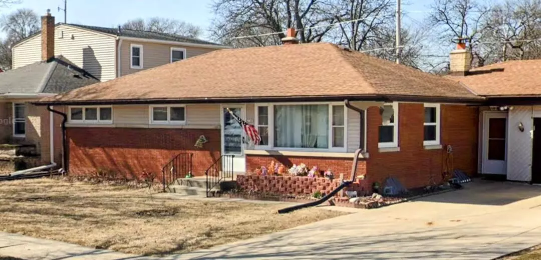 3745 S 53rd St, Milwaukee, WI 53220