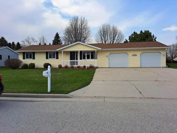 627 Falcon Ln, Chilton, WI 53014