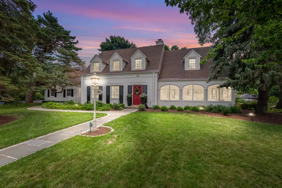 805 E Green Tree Rd, Fox Point, WI 53217