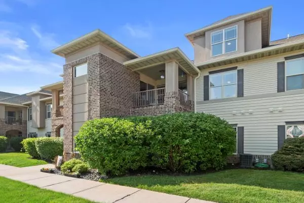 3053 W Drexel Ave Unit 119, Franklin, WI 53132