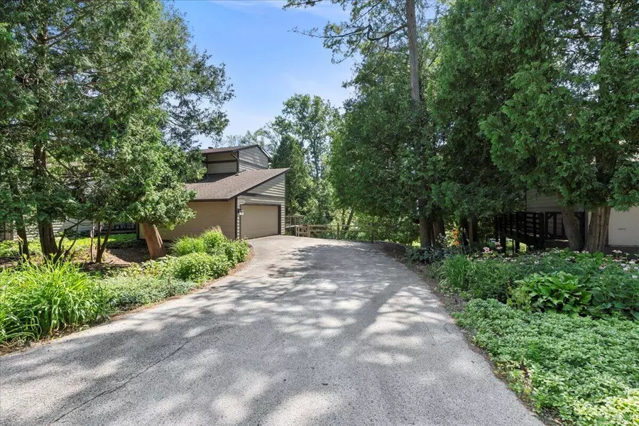 86 Point Elkhart Dr, Elkhart Lake, WI 53020