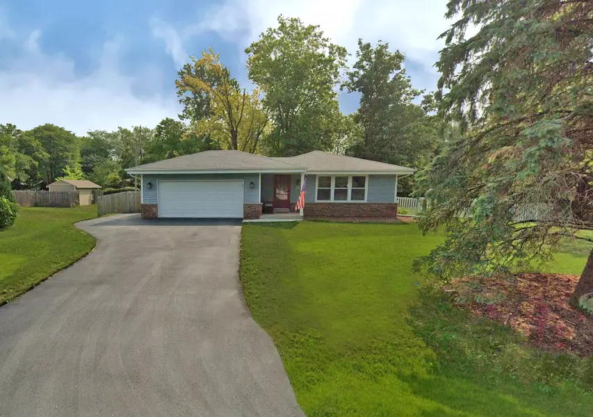 W157N9822 Glenwood Rd, Germantown, WI 53022