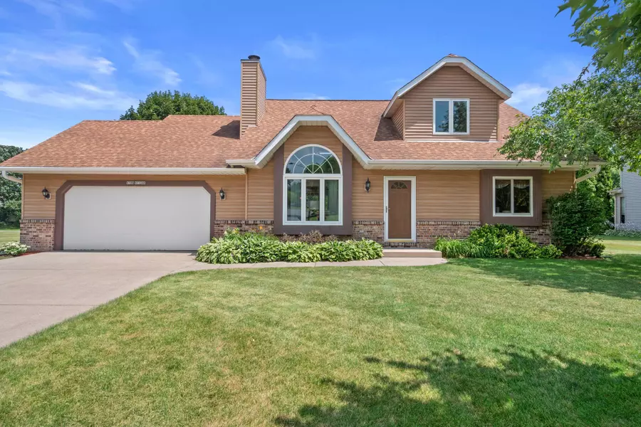 W199N11348 Rosewood Ave, Germantown, WI 53022