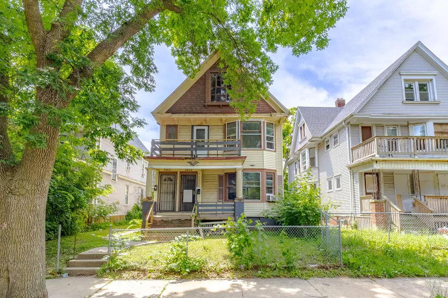 3913 W Walnut St Unit 3915, Milwaukee, WI 53208