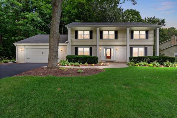 840 Tanglewood Dr, Brookfield, WI 53005