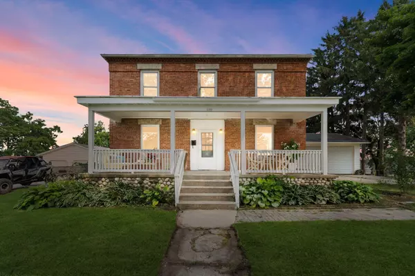 290 N Main St, Juneau, WI 53039