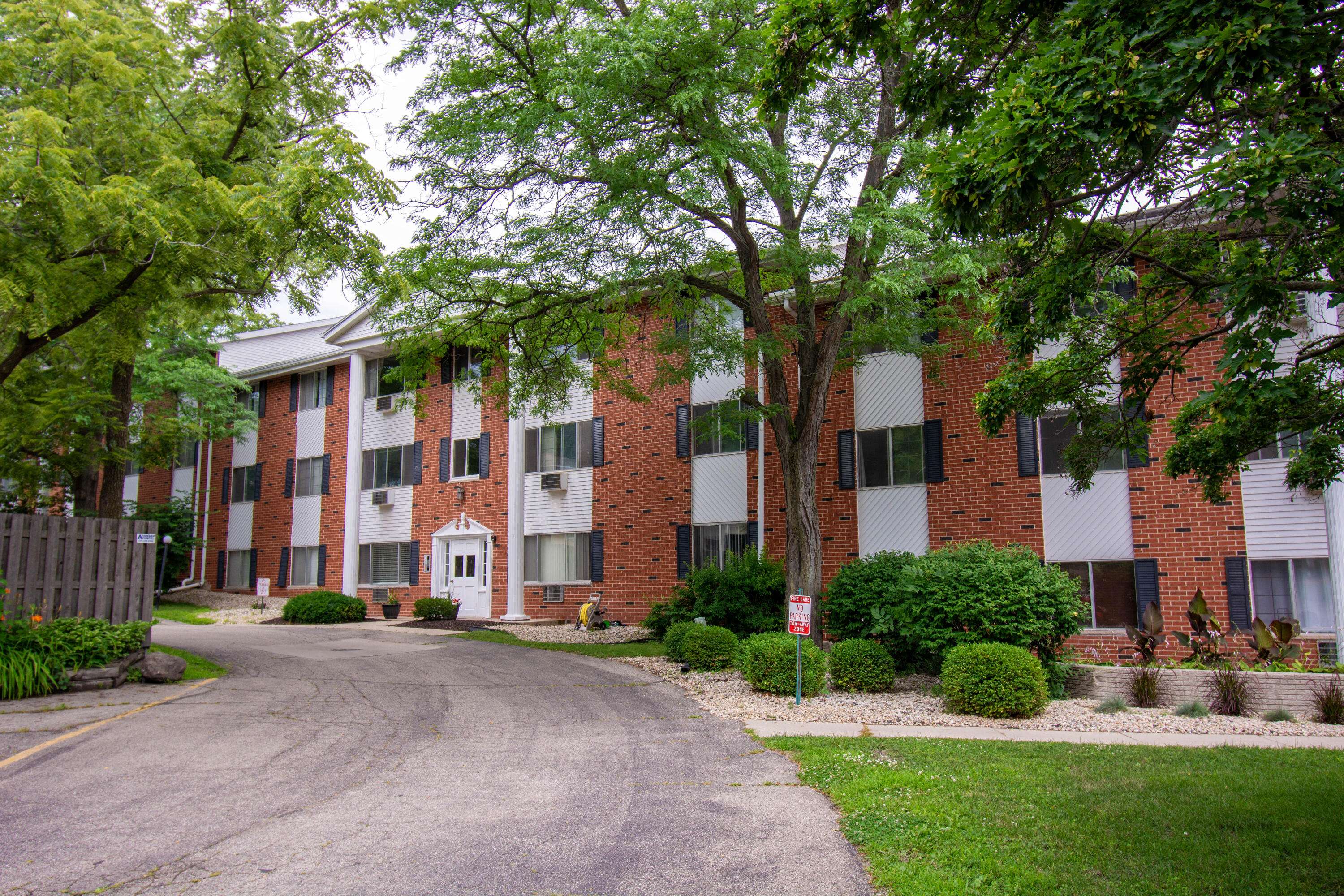 255 Elmwood Ave Unit 307B, Lake Geneva, WI 53147