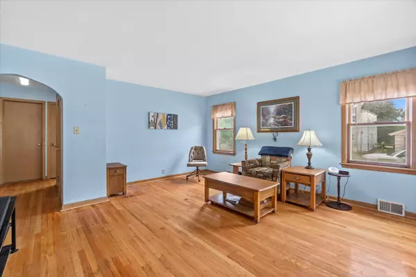 Milwaukee, WI 53222,3520 N 77th St