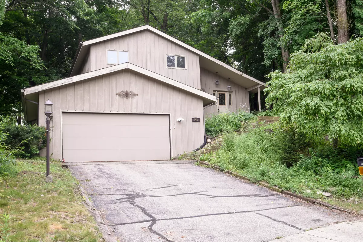 West Bend, WI 53095,741 Summit Ct