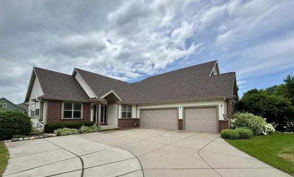 511 Acorn Pass, Hartford, WI 53027