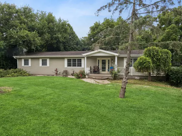 N2356 Elgin Club Dr, Linn, WI 53147