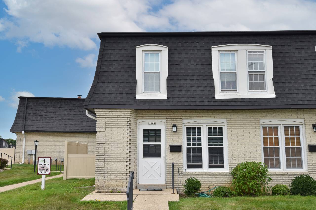 4001 W Cherrywood Ln, Brown Deer, WI 53209
