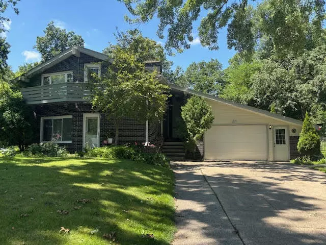 Sussex, WI 53089,W242N6211 Oak Dr