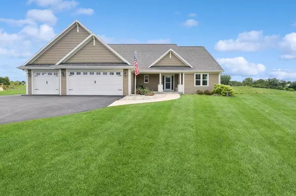 N1451 Maple Ridge Rd,  Linn,  WI 53147