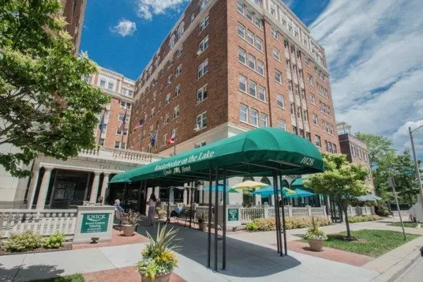 1028 E Juneau Ave Unit 203, Milwaukee, WI 53202