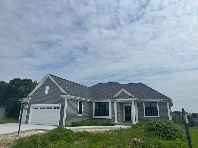801 Panorama Dr, Waukesha, WI 53188