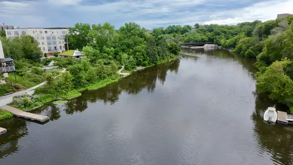 Milwaukee, WI 53212,2121 N Riverboat Rd