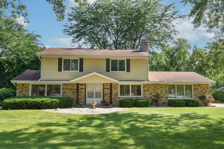 N108W15924 Hudson Dr, Germantown, WI 53022