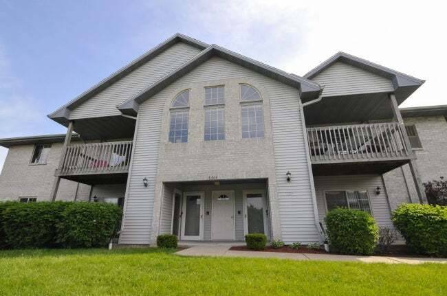9364 W Loomis Rd Unit 3, Franklin, WI 53132