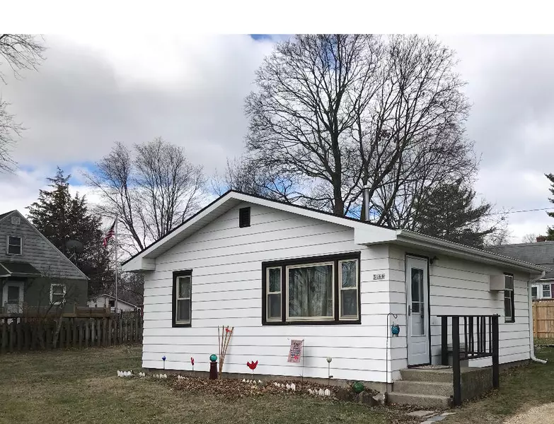 3166 East Dr, Lyons, WI 53147