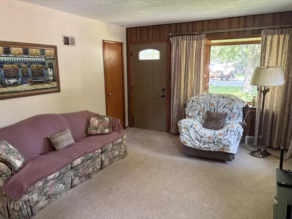 Oak Creek, WI 53154,8862 S Chicago Rd