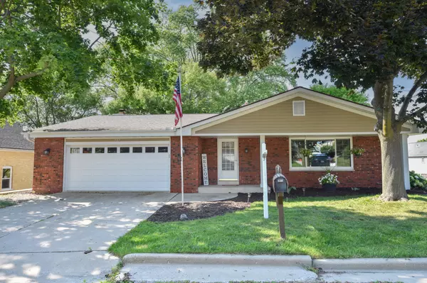 307 Elm St, Slinger, WI 53086