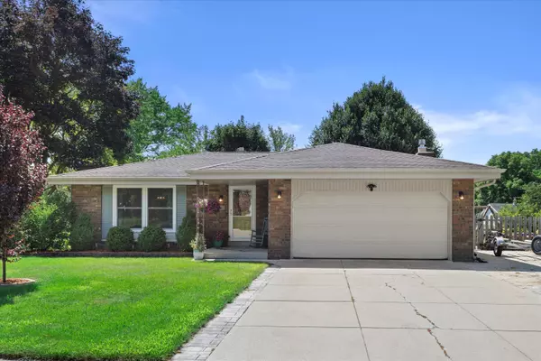 204 Rawlins Dr, Waukesha, WI 53188
