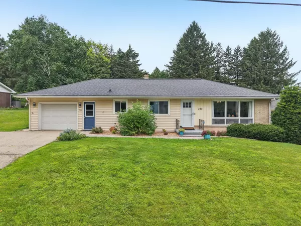 240 Jefferson St, Johnson Creek, WI 53038