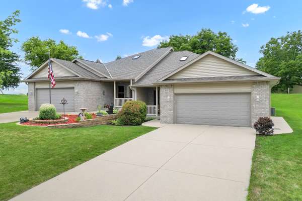 112 S Concord Pl, Watertown, WI 53094