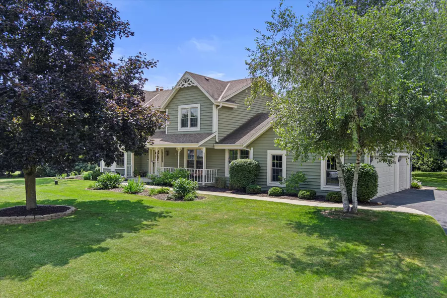 W302N6693 Lillian Dr, Merton, WI 53029