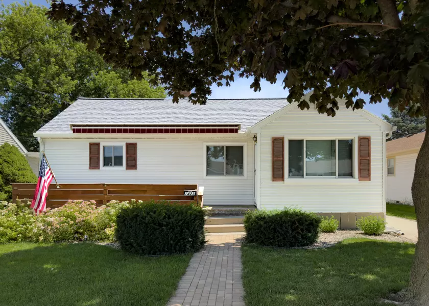 1423 S 31st St, Manitowoc, WI 54220