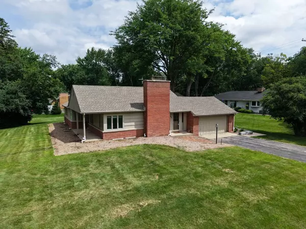 14660 Golf Pkwy, Brookfield, WI 53005