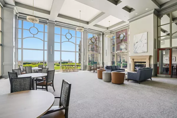 4120 S Lake Dr Unit 457, Saint Francis, WI 53235
