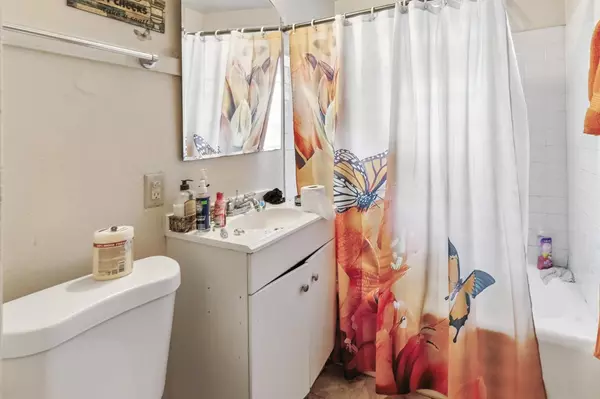 Milwaukee, WI 53209,4531 N 29th St