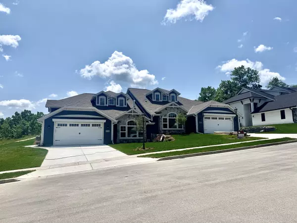 3533 Hawthorn Hill Dr, Waukesha, WI 53189