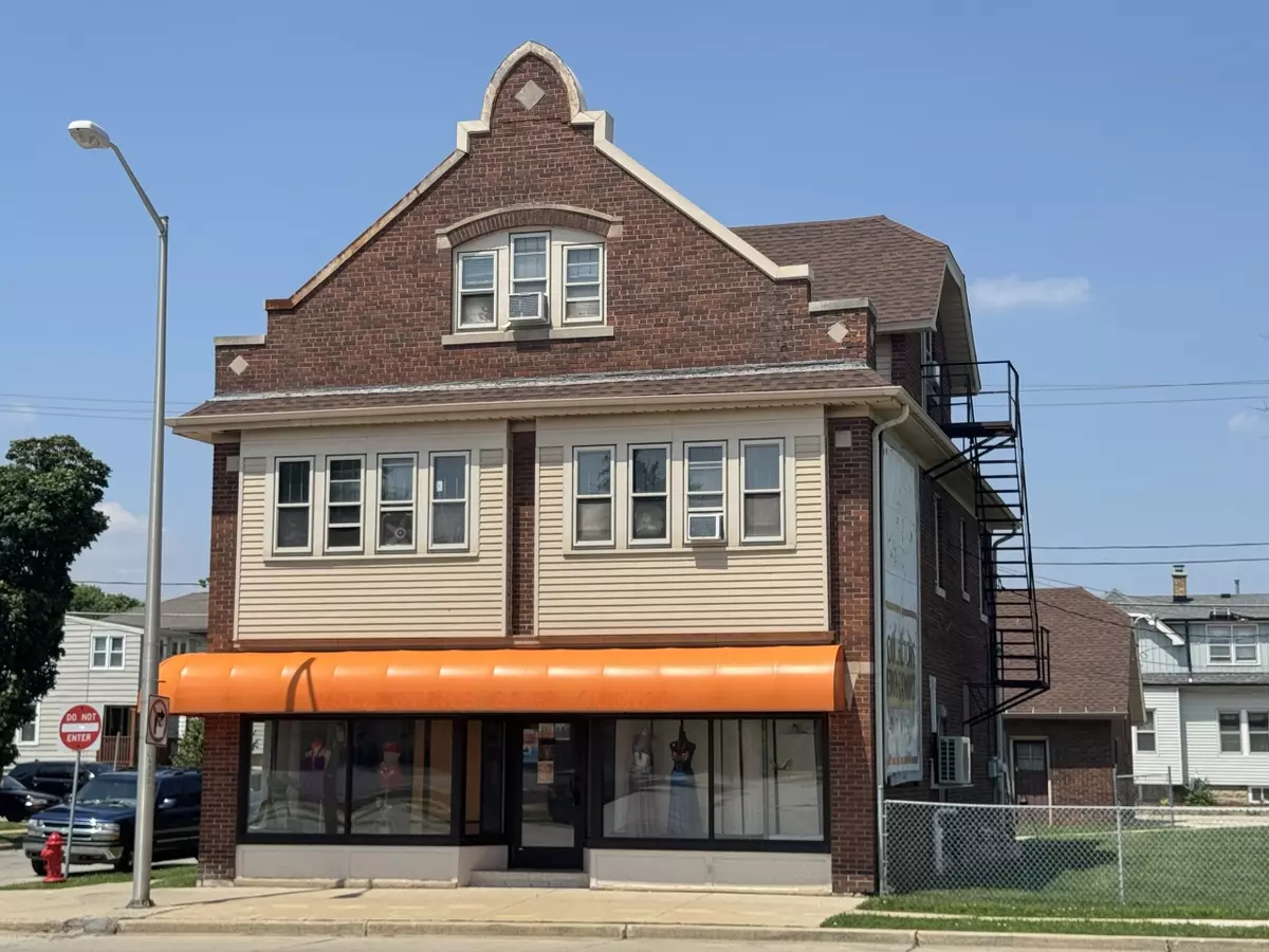 West Allis, WI 53219,2260 S 69th St