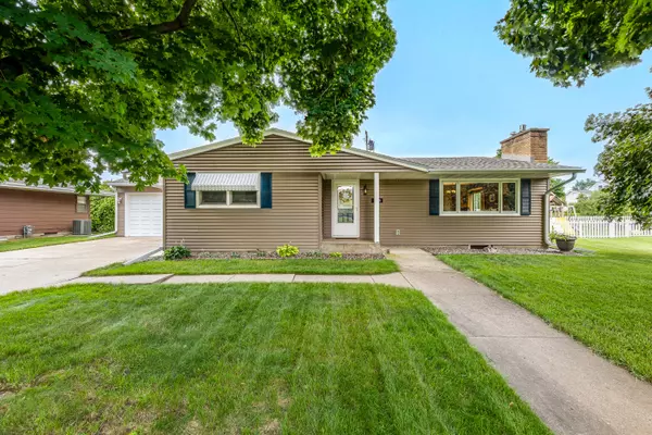 2210 Sisson Dr, La Crosse, WI 54601